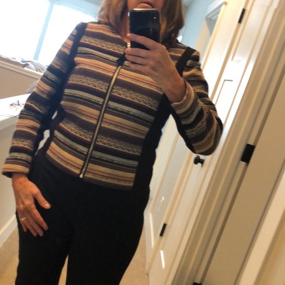 Multi color short jacket - Picture 2 of 6